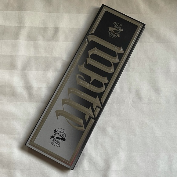 Kat Von D MetalMatte Palette - Picture 2 of 4